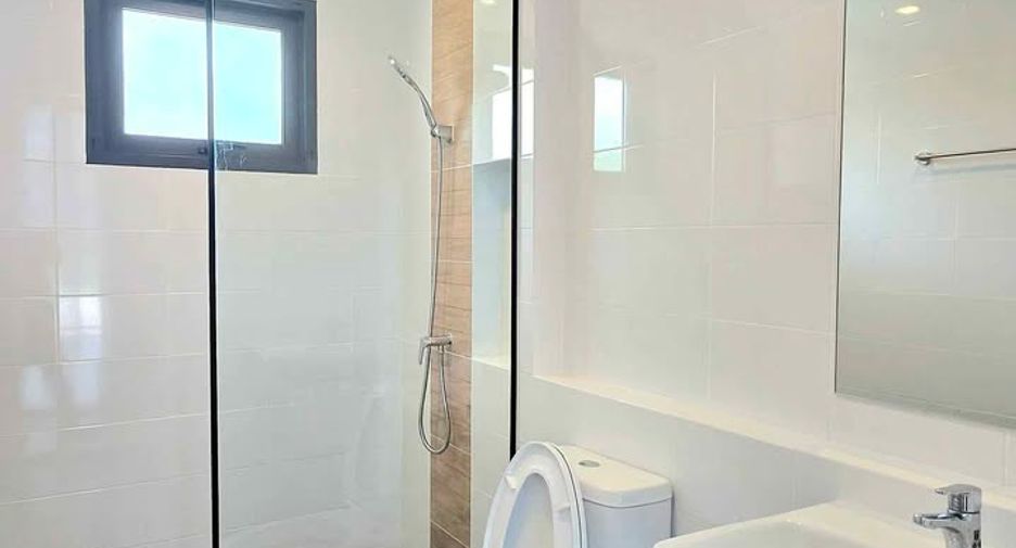 For rent and for sale 4 bedrooms house in Bang Phli, Samut Prakan