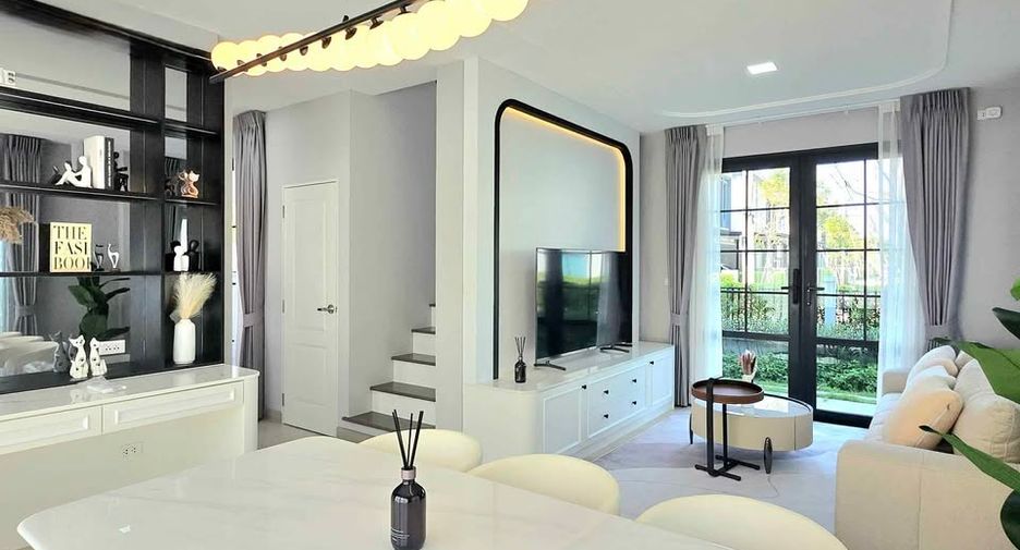 For rent and for sale 4 bedrooms house in Bang Phli, Samut Prakan