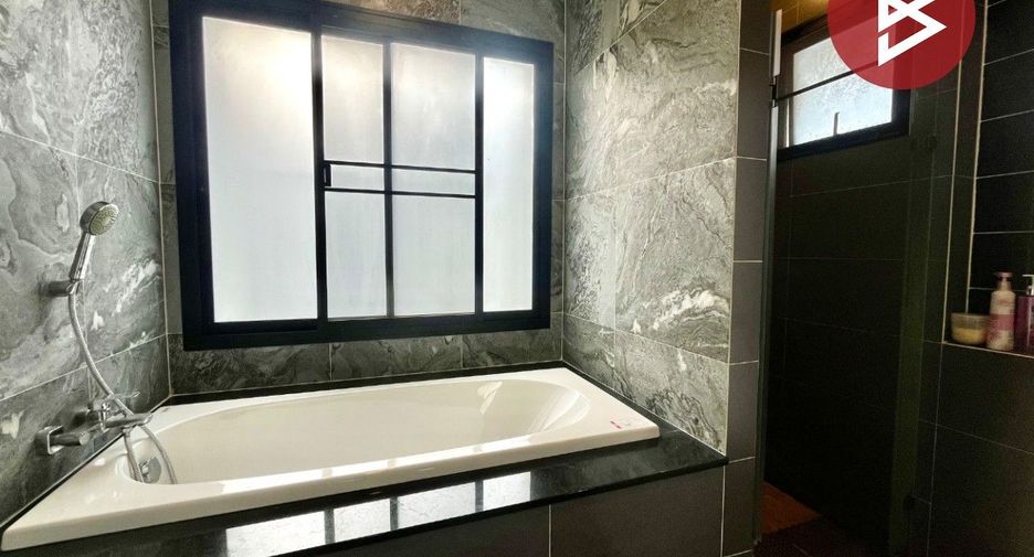Casa en venta de 4 habitaciones en Mueang Chon Buri, Chonburi