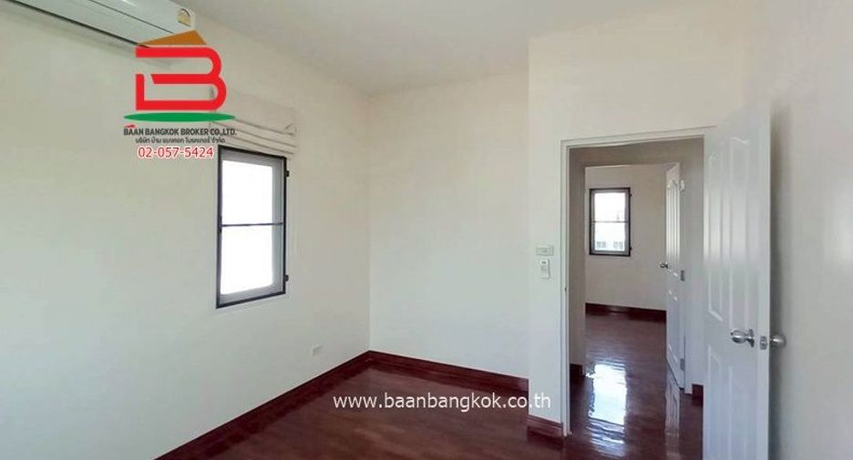 For sale 3 bedrooms condo in Nong Chok, Bangkok