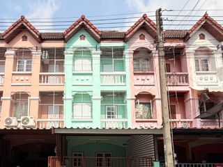 出售 5 卧室 联排别墅 在 Sam Phran, Nakhon Pathom