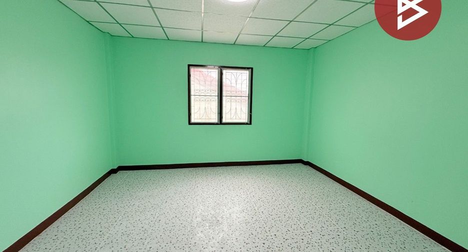 Casa adosada en venta de 5 habitaciones en Sam Phran, Nakhon Pathom