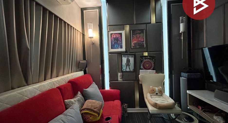 For sale 4 bedrooms townhouse in Mueang Samut Prakan, Samut Prakan