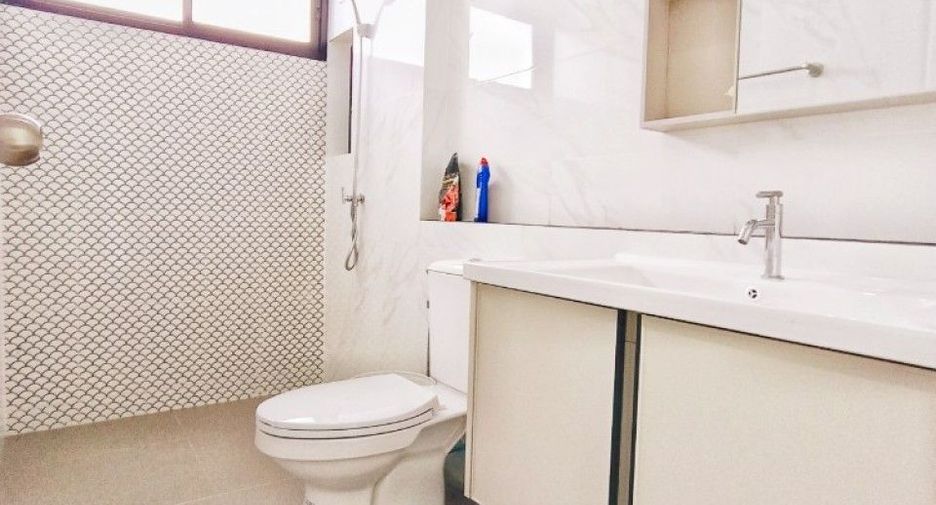 Продажа 3 спальни дом в Ban Phaeo, Самутсакхон