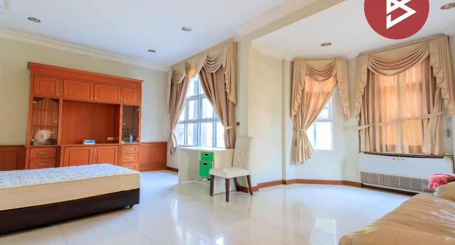 For sale 4 bedrooms house in Mueang Samut Prakan, Samut Prakan