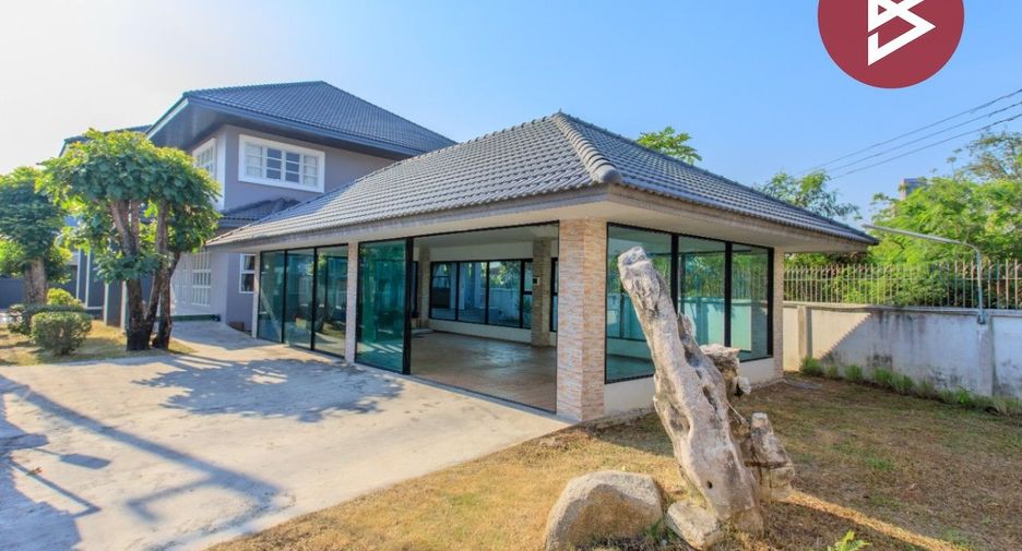 For sale 4 bedrooms house in Mueang Samut Prakan, Samut Prakan
