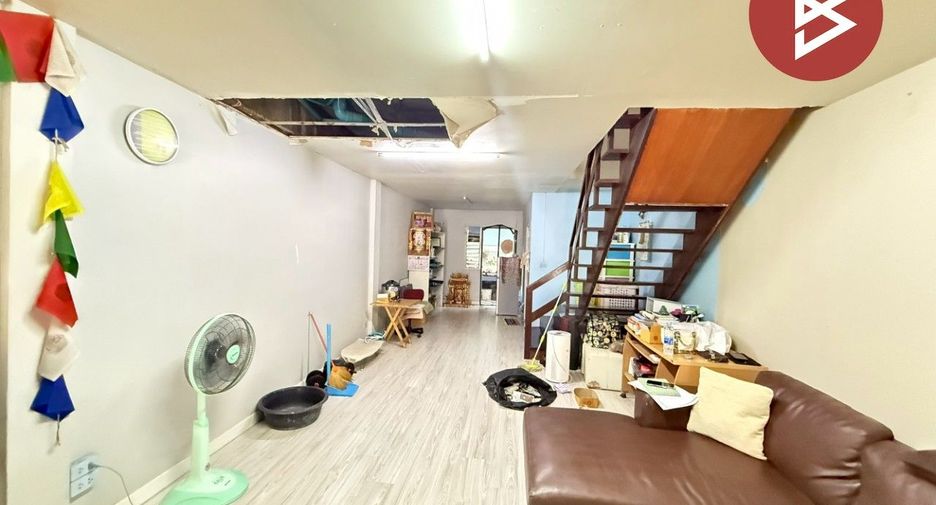 Reihenhaus zum Kauf mit 2 Zimmer in Bang Khen, Bangkok