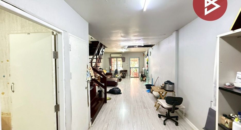 Reihenhaus zum Kauf mit 2 Zimmer in Bang Khen, Bangkok