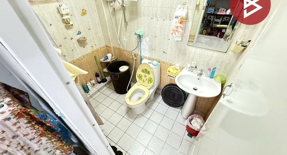 Reihenhaus zum Kauf mit 2 Zimmer in Bang Khen, Bangkok