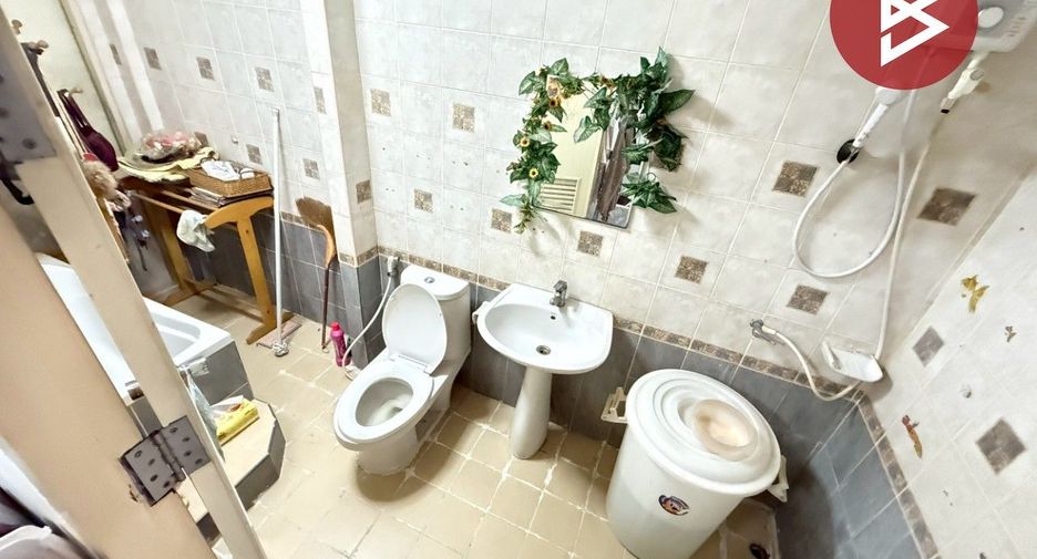 Reihenhaus zum Kauf mit 2 Zimmer in Bang Khen, Bangkok