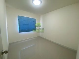 Casa adosada en venta de 3 habitaciones en Bang Sao Thong, Samut Prakan