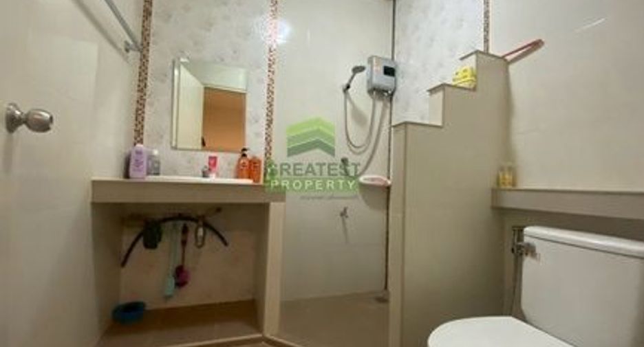 Casa adosada en venta de 3 habitaciones en Bang Sao Thong, Samut Prakan