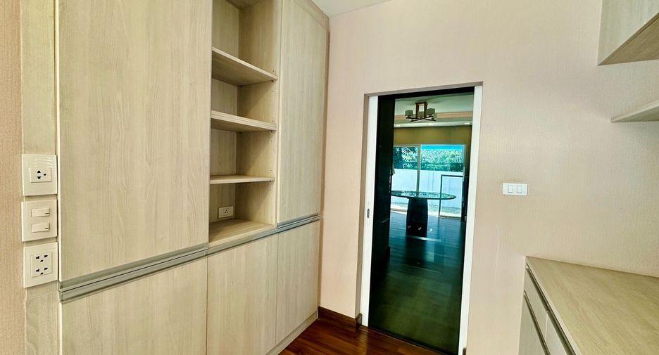 For sale 3 bedrooms house in Khlong Sam Wa, Bangkok