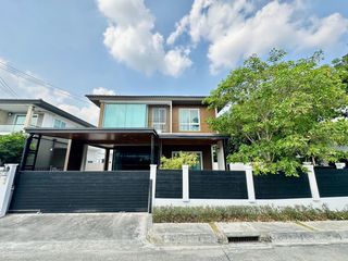 For sale 3 bedrooms house in Khlong Sam Wa, Bangkok