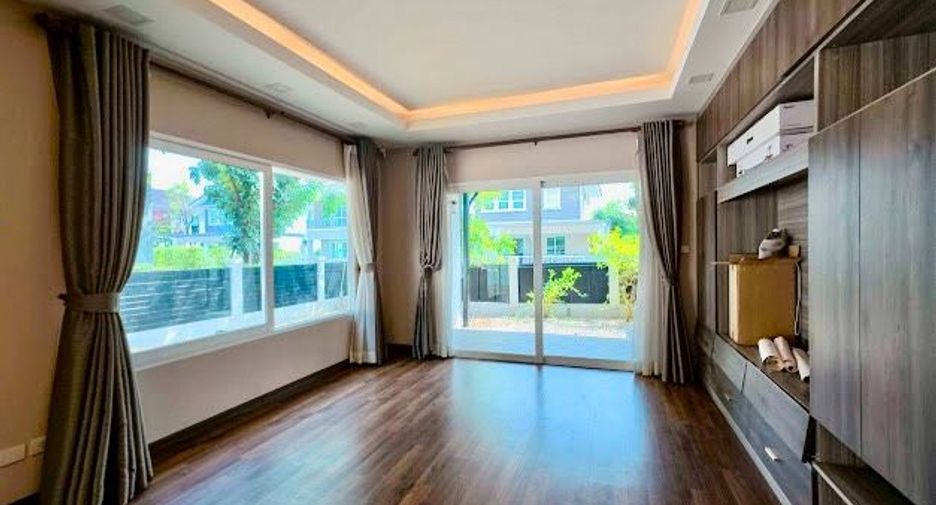 For sale 3 bedrooms house in Khlong Sam Wa, Bangkok
