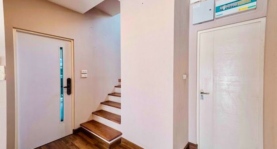 For sale 3 bedrooms house in Khlong Sam Wa, Bangkok