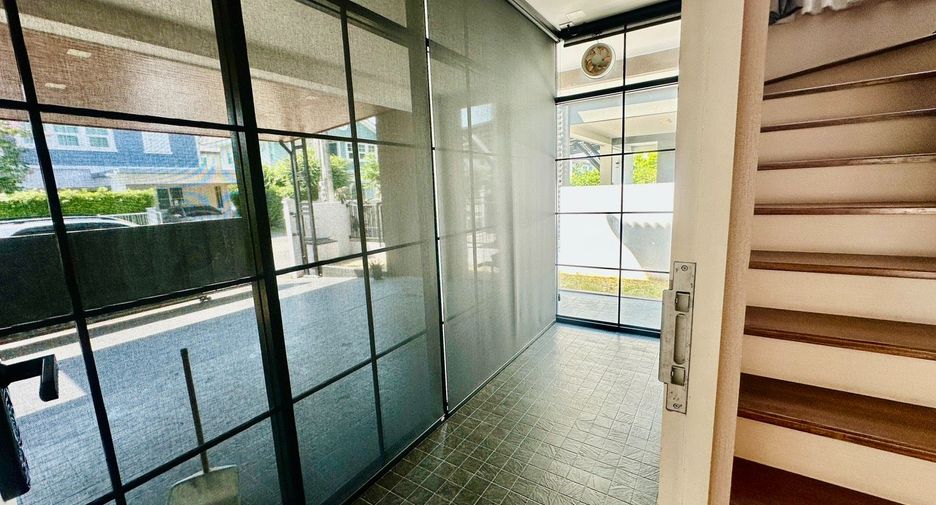 For sale 3 bedrooms house in Khlong Sam Wa, Bangkok