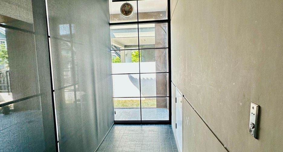 For sale 3 bedrooms house in Khlong Sam Wa, Bangkok