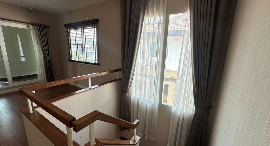 For sale 3 bedrooms house in Khlong Sam Wa, Bangkok
