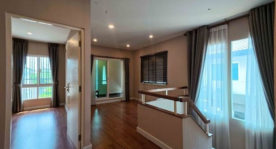 For sale 3 bedrooms house in Khlong Sam Wa, Bangkok