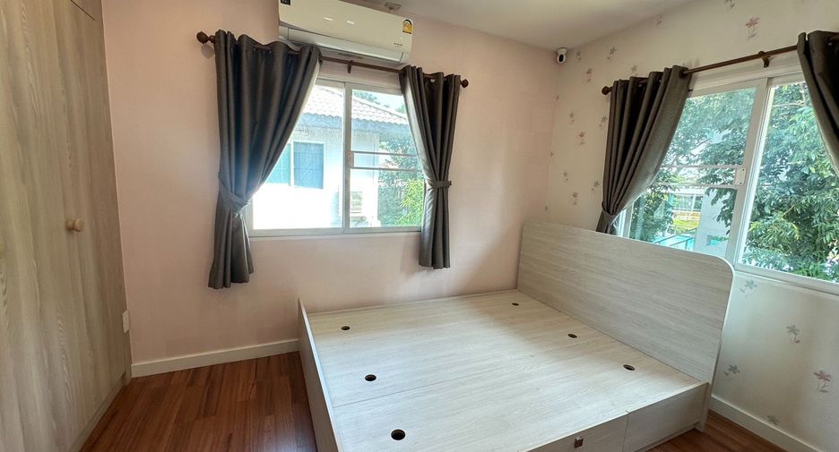 For sale 3 bedrooms house in Khlong Sam Wa, Bangkok