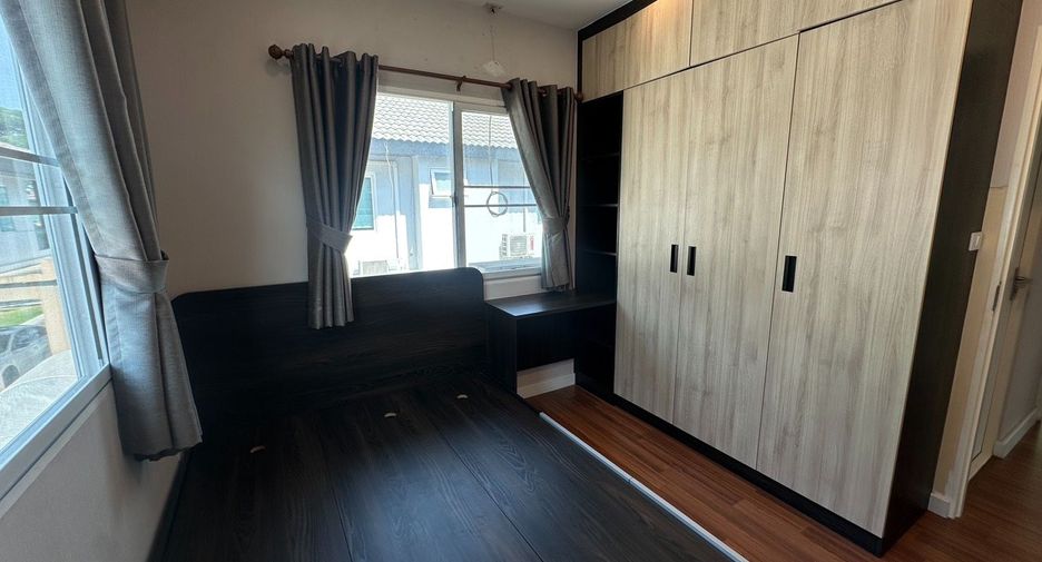 For sale 3 bedrooms house in Khlong Sam Wa, Bangkok