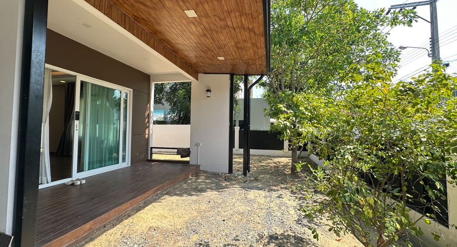 For sale 3 bedrooms house in Khlong Sam Wa, Bangkok