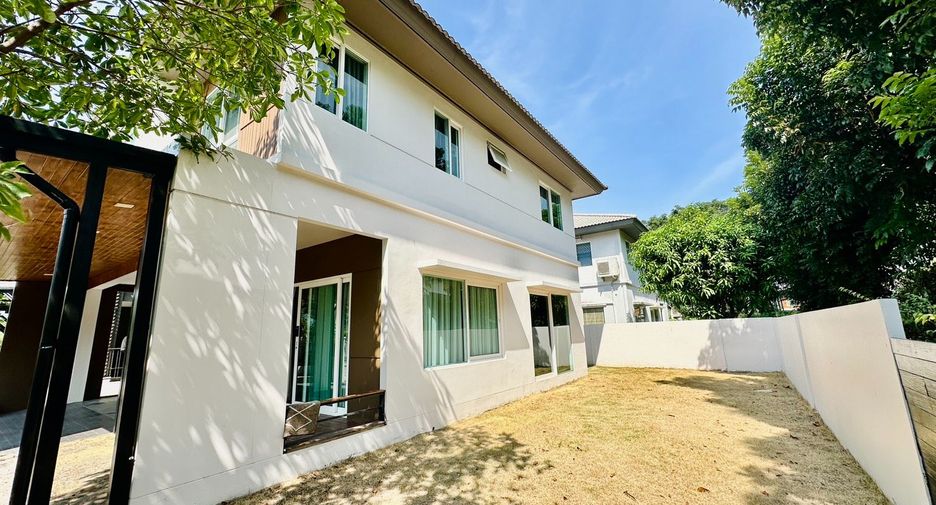For sale 3 bedrooms house in Khlong Sam Wa, Bangkok