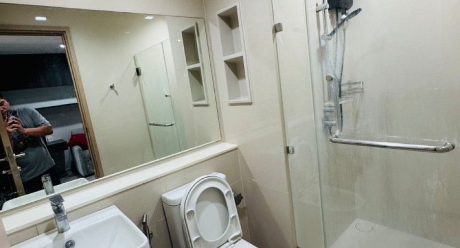 For sale 1 bed condo in Thon Buri, Bangkok