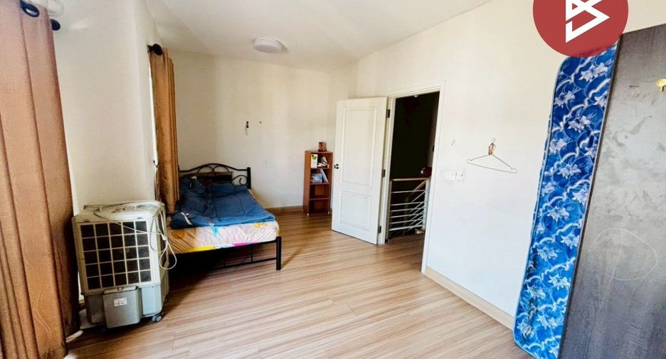 For sale 3 bedrooms townhouse in Mueang Chon Buri, Chonburi