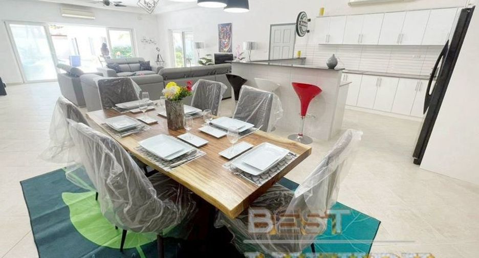For rent and for sale 7 bedrooms villa in Pratumnak, Pattaya