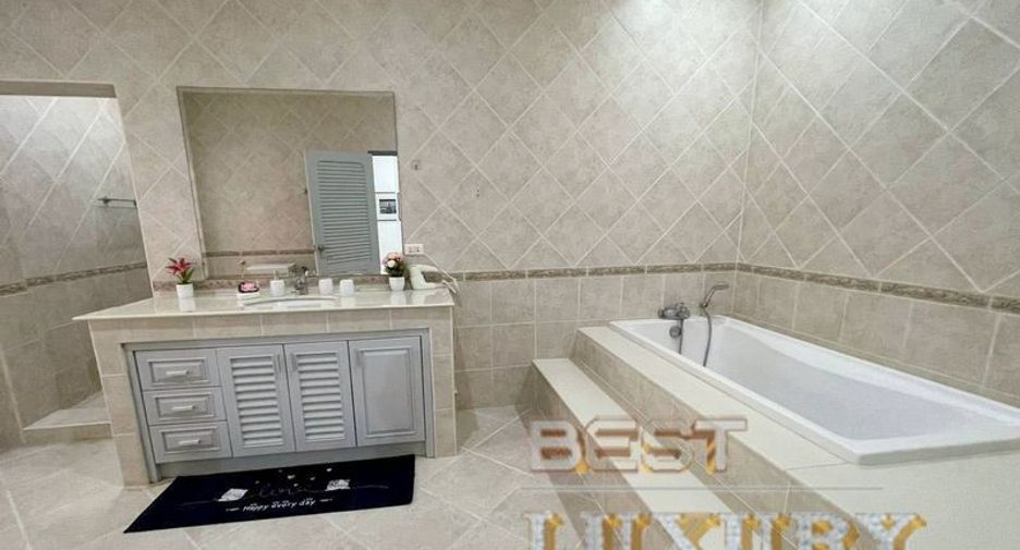 For rent and for sale 7 bedrooms villa in Pratumnak, Pattaya