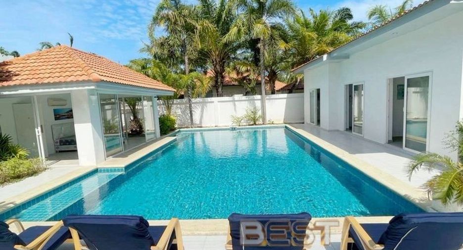 For rent and for sale 7 bedrooms villa in Pratumnak, Pattaya