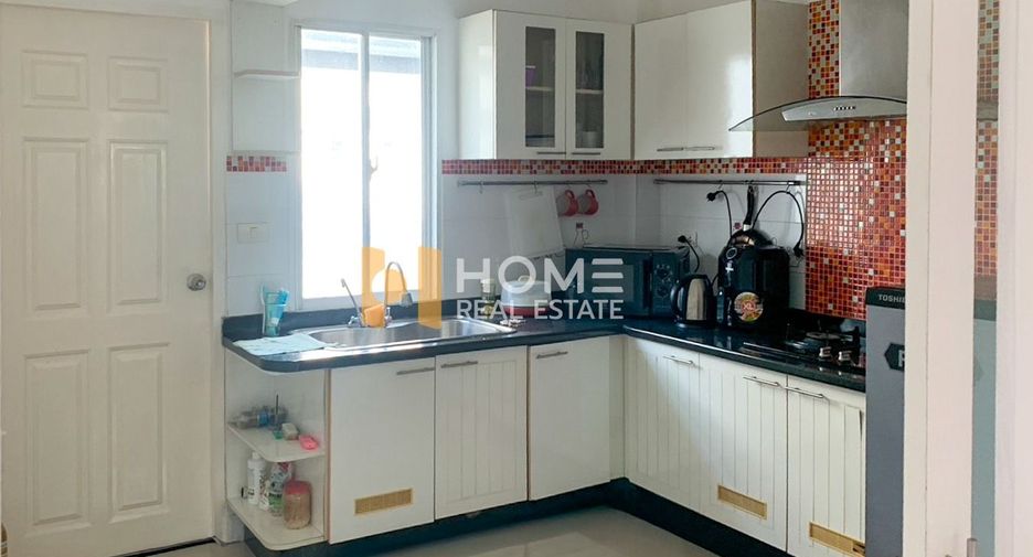 For sale 5 bedrooms house in Lat Krabang, Bangkok