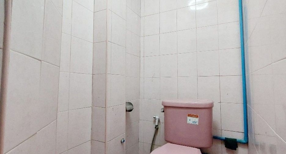 For sale 5 bedrooms townhouse in Thung Khru, Bangkok
