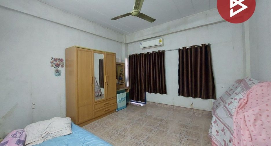 For sale 5 bedrooms townhouse in Thung Khru, Bangkok
