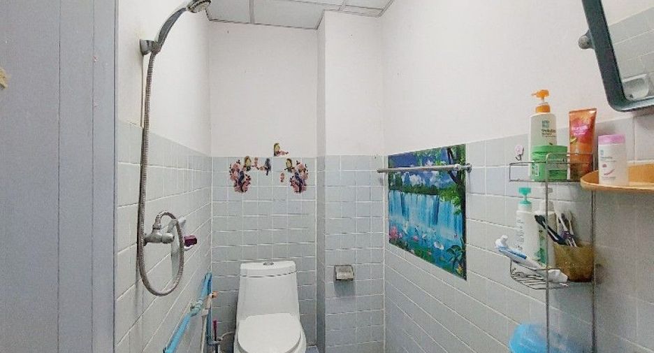For sale 5 bedrooms townhouse in Thung Khru, Bangkok
