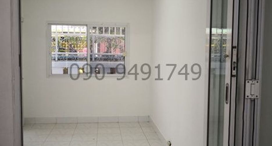 For rent 3 bedrooms house in Din Daeng, Bangkok