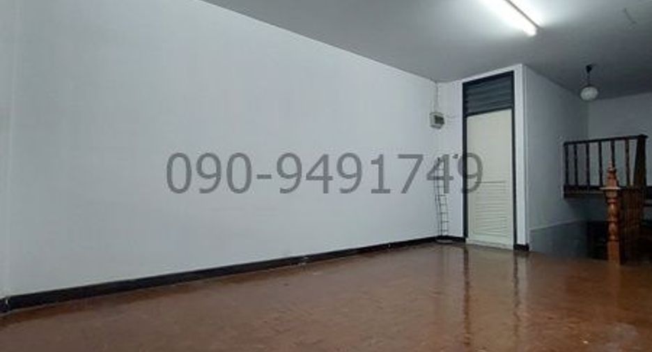 For rent 3 bedrooms house in Din Daeng, Bangkok