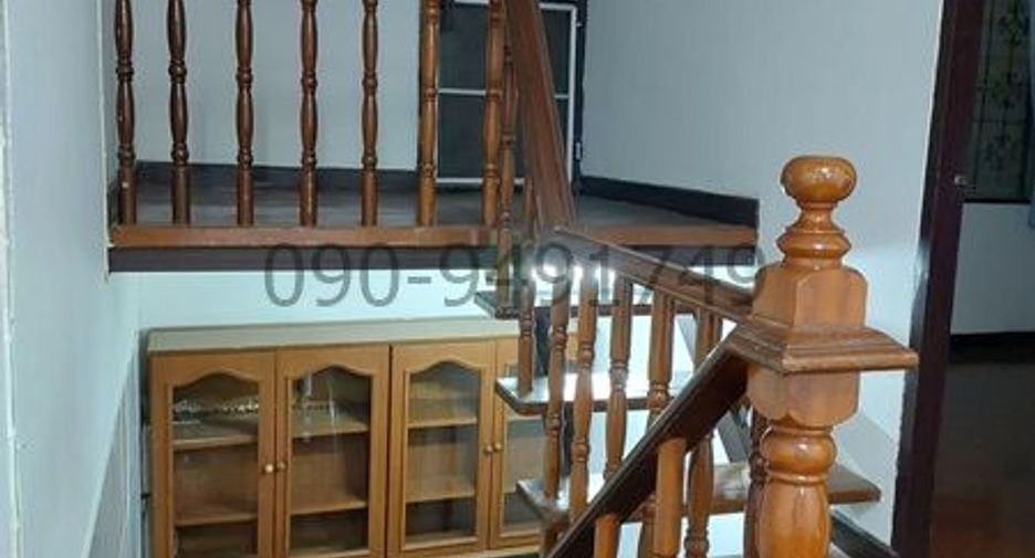 For rent 3 bedrooms house in Din Daeng, Bangkok