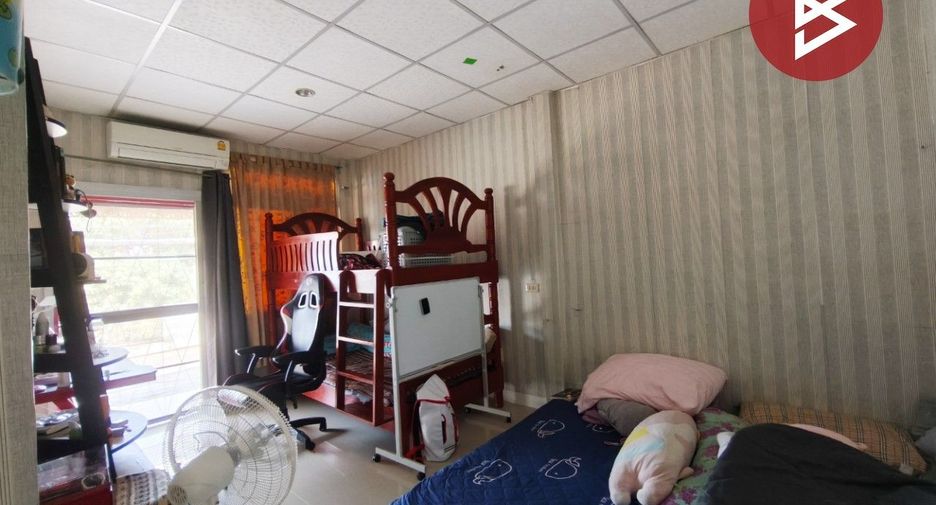 Reihenhaus zum Kauf mit 3 Zimmer in Mueang Nakhon Pathom, Nakhon Pathom