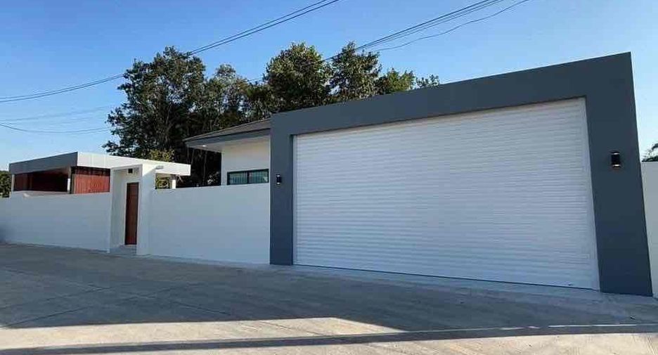 Villa en alquiler de 3 habitaciones en Bang Lamung, Chonburi