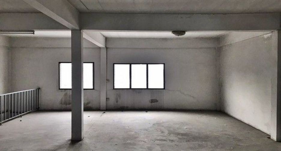 Gewerbefläche zum Kauf mit 1 Zimmer in Thanyaburi, Pathum Thani