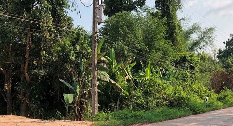 Terreno en venta en Phon Sawan, Nakhon Phanom