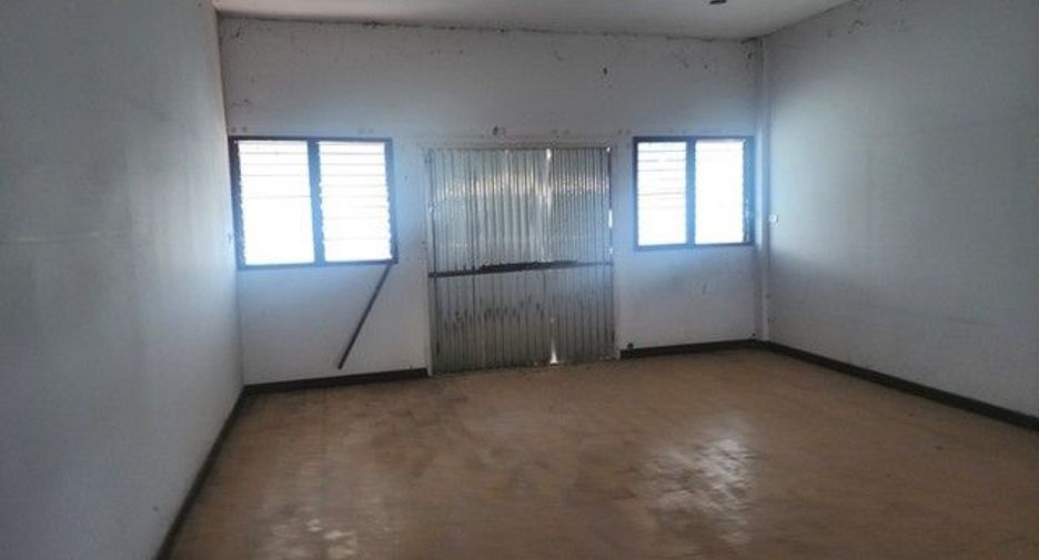 For sale 1 bed warehouse in Tha Tako, Nakhon Sawan