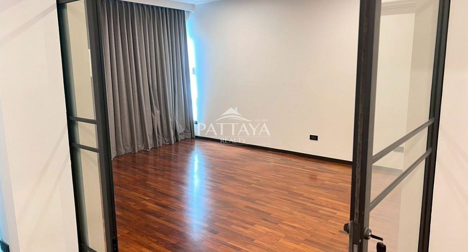 For sale 4 bedrooms condo in Bang Lamung, Chonburi