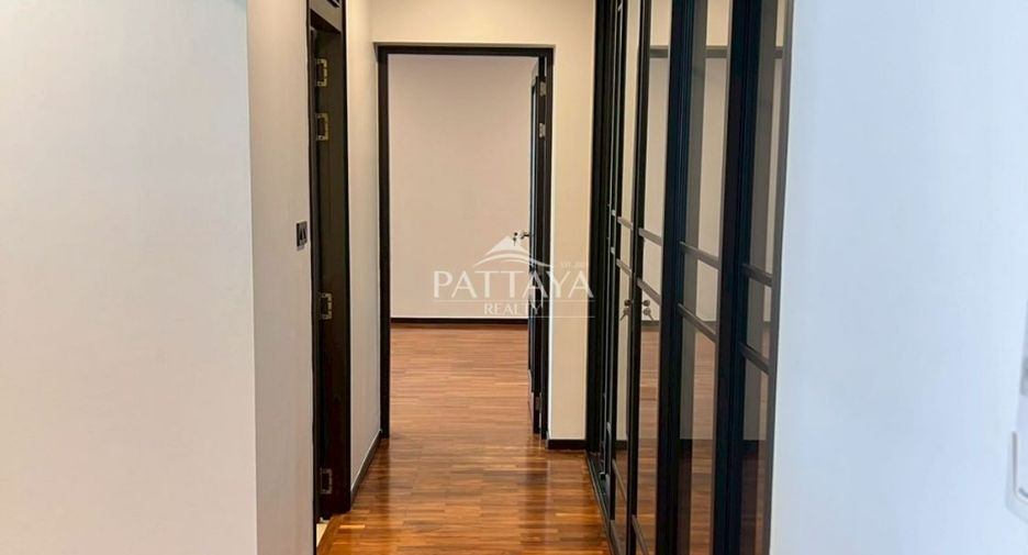 For sale 4 bedrooms condo in Bang Lamung, Chonburi