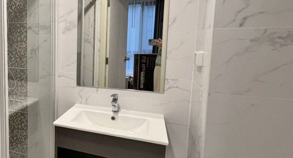 For sale 1 bed condo in Huai Khwang, Bangkok