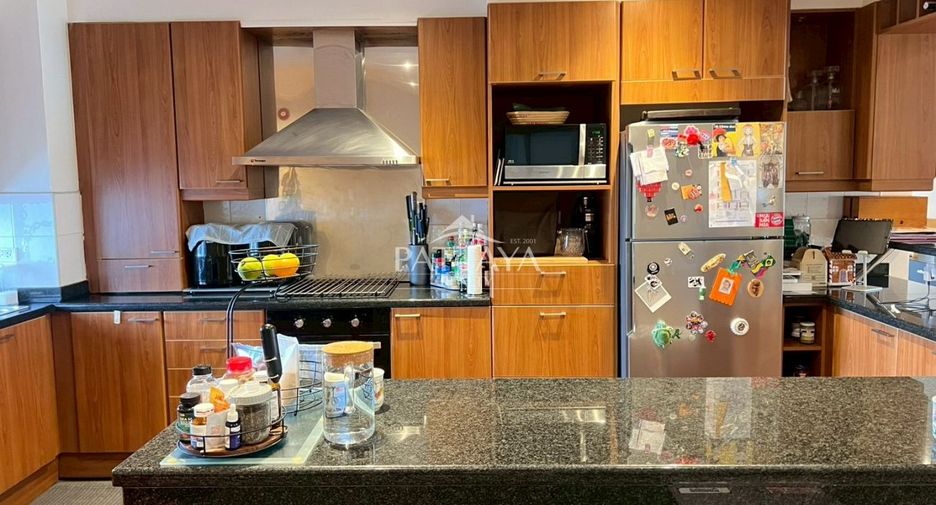 For rent 4 bedrooms condo in Bang Lamung, Chonburi