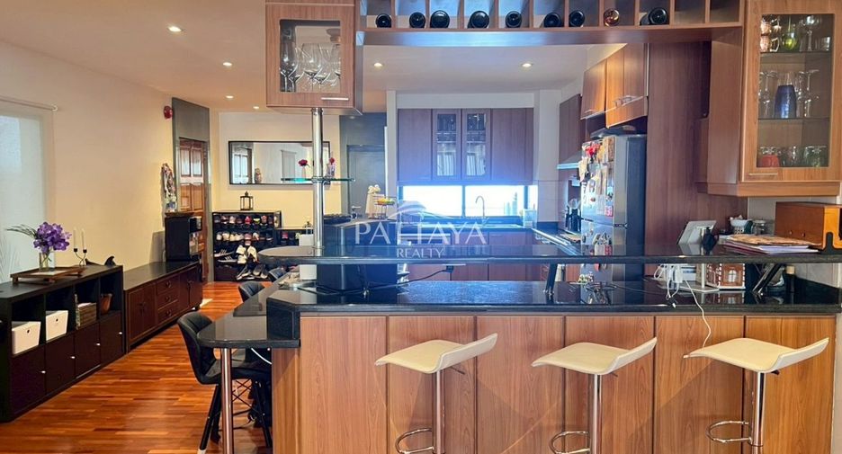 For rent 4 bedrooms condo in Bang Lamung, Chonburi
